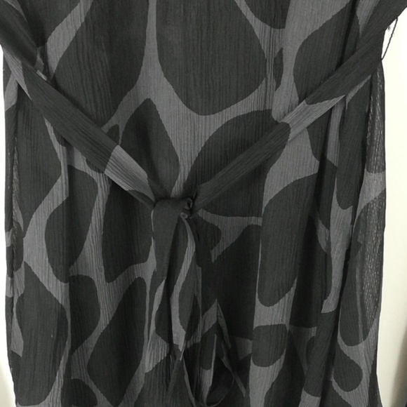 Express black and gray sheer blouse - Picture 4 of 6